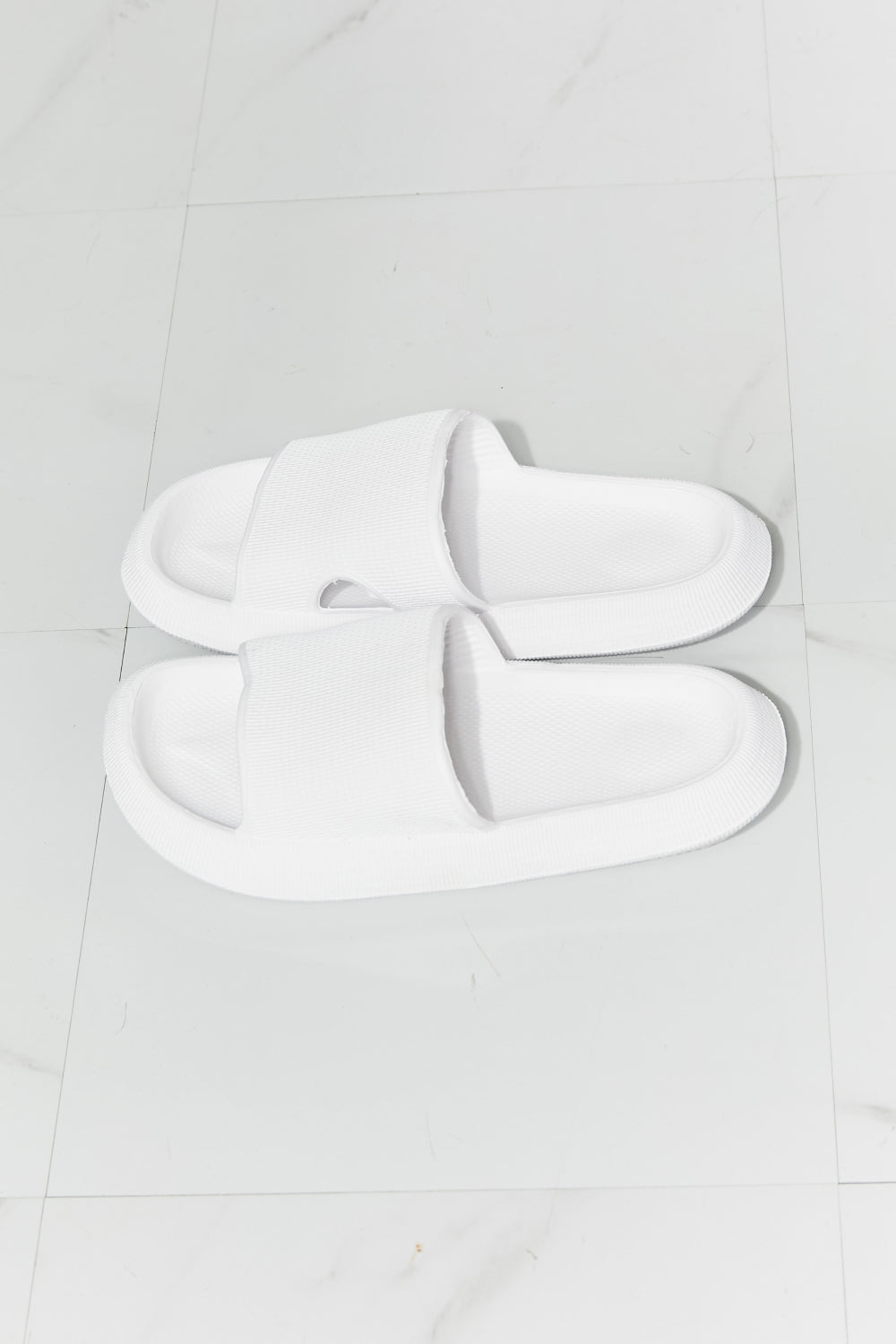 MMShoes Open Toe Slide in White