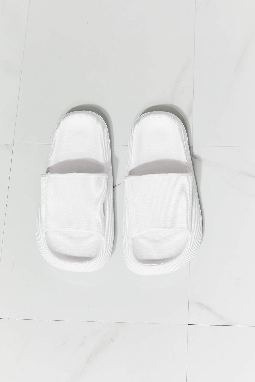 MMShoes Open Toe Slide in White