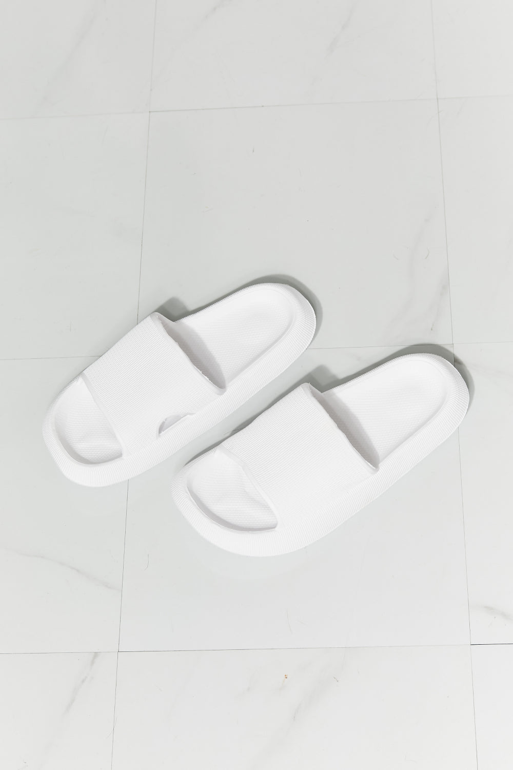 MMShoes Open Toe Slide in White